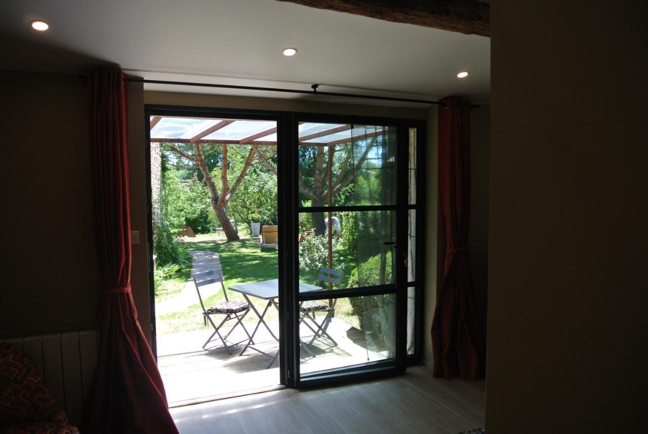 Bed and Breakfast Les Epis Du Vent Adilly Экстерьер фото
