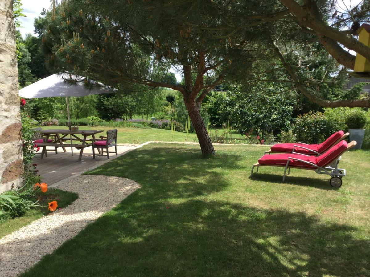 Bed and Breakfast Les Epis Du Vent Adilly Экстерьер фото