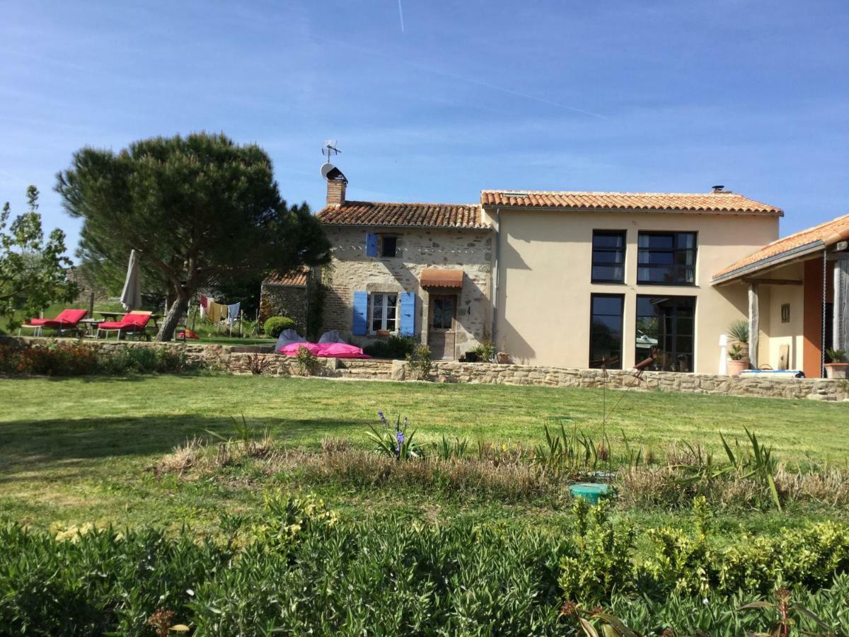 Bed and Breakfast Les Epis Du Vent Adilly Экстерьер фото