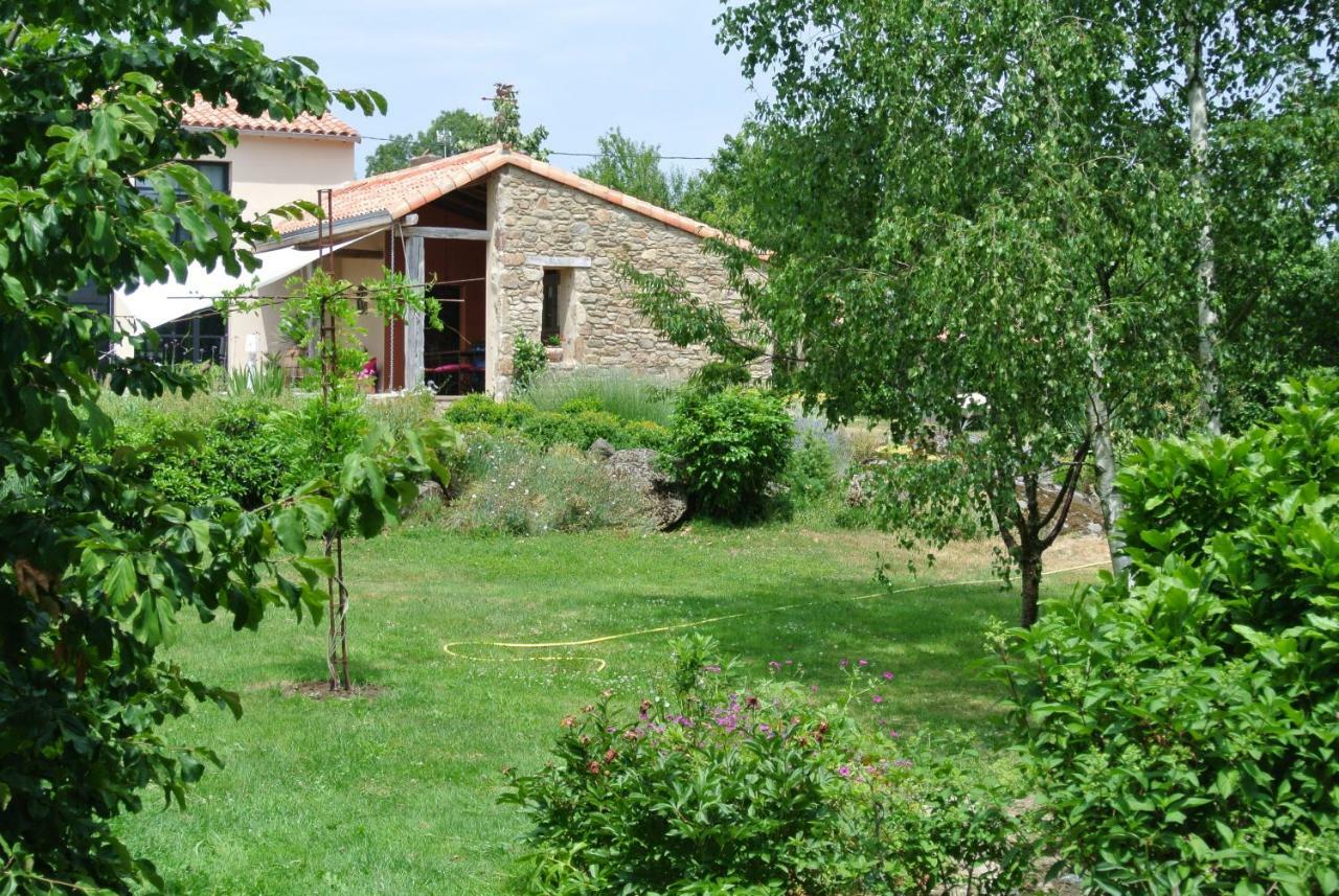 Bed and Breakfast Les Epis Du Vent Adilly Экстерьер фото